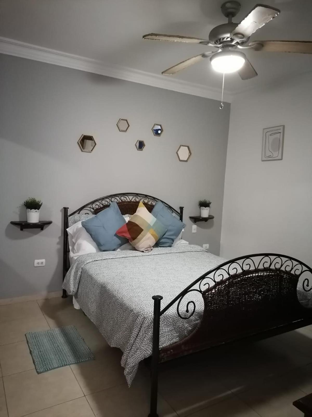To Little Away From El Conde ,Museums, Parks In The Colonia Zone Apartment Santo Domingo Ngoại thất bức ảnh